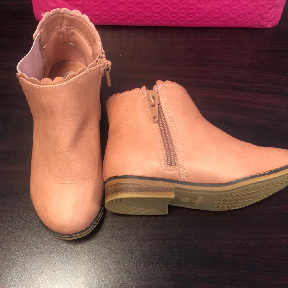 Girls boots
